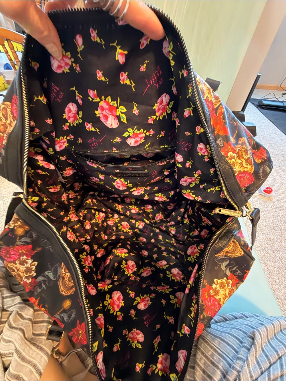Betsey Johnson Xtra Large Floral Skull Print Women's Tote Bag - Picture 5 of 8